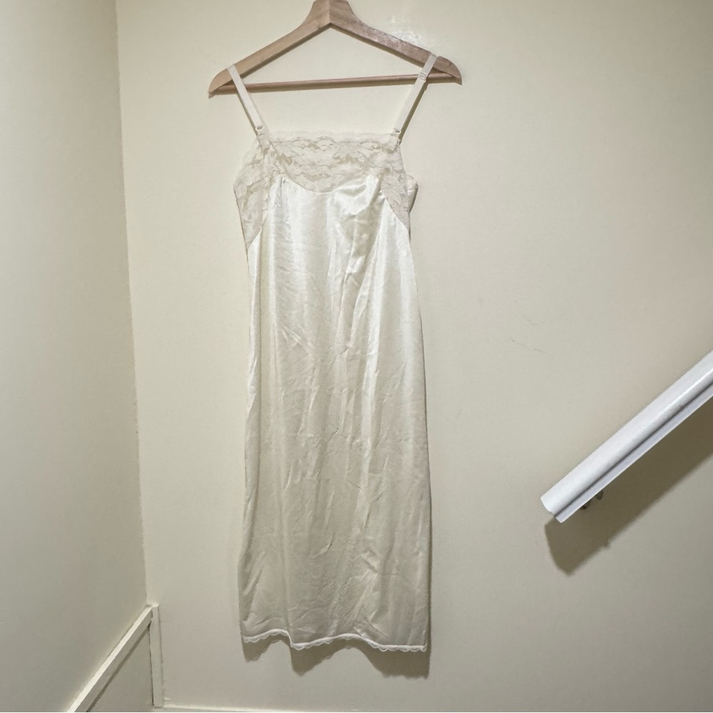 Women’s Vintage White Satin and Lace Trim Square Neck Bridal Slip Dress Size 34